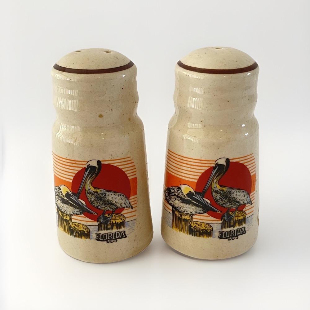 Vintage Florida Pelican Stoneware Salt Pepper Shakers Speckled Ceramic Set